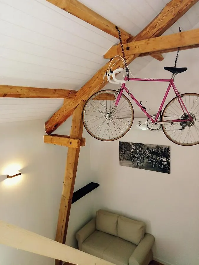 Chambres D'Hotes Quatre Mains Saint-Priest-des-Champs 0*,  France
