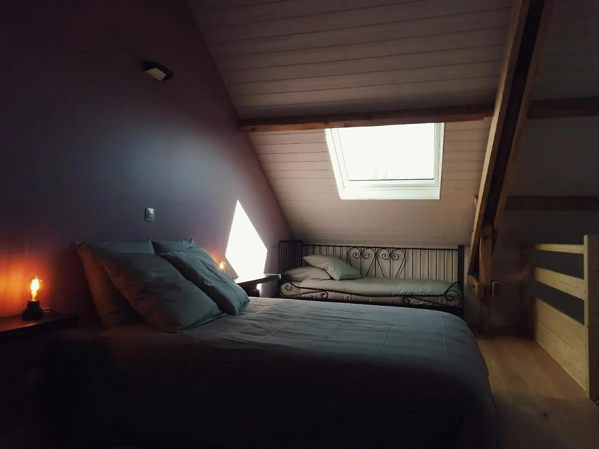 Chambres D'Hotes Quatre Mains Saint-Priest-des-Champs Bed & Breakfast